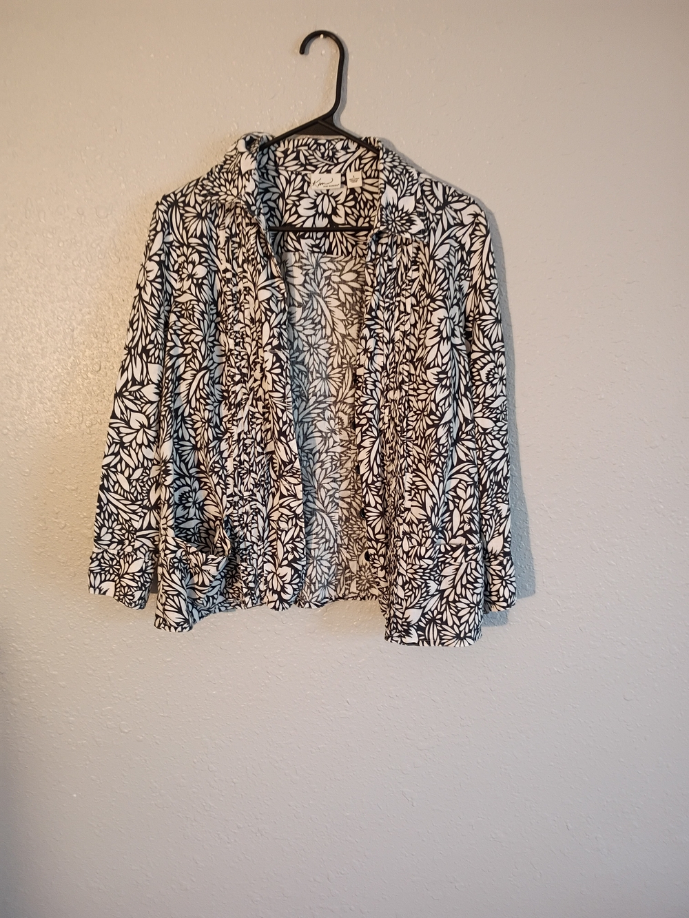 Kim Rogers Black and White Floral Leaf Print Open Cardigan